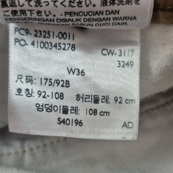 Levi's W36 Carrier Cargo Shorts Classic Utilitarian Design. Tan - Picture 15 of 15